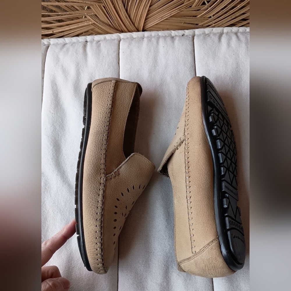 Hush Puppies Tan Leather Loafers_8.5 - Picture 8 of 10